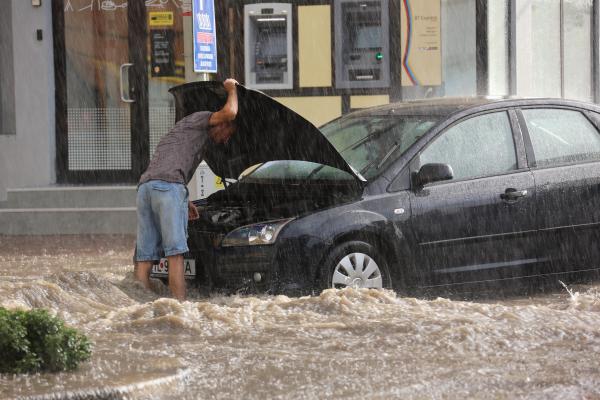 furtună în România