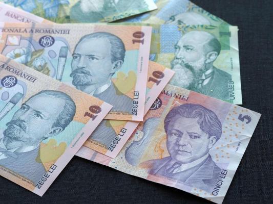 Leul românesc a câştigat clar duelul cu dolarul american din ultimele ore