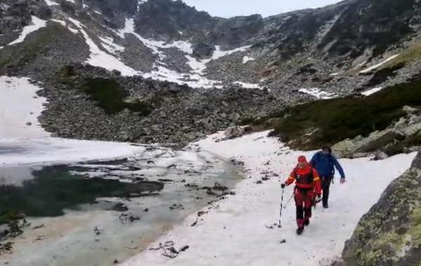 Aventura pe munte îi poate costa scump pe turişti. Principalele două reguli de respectat atunci când plecăm în drumeţie