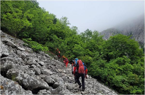 Turişti belgieni neechipaţi corespunzător, blocaţi în Munţii Făgăraş. Salvamontiştii intervin să-i recupereze