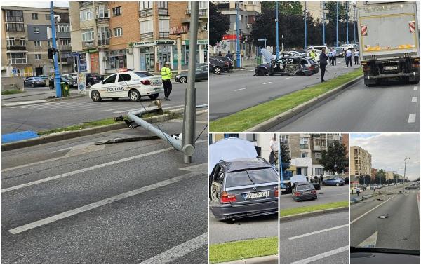 Un șofer de BMW a doborât un semafor și a distrus doi stâlpi în Mehedinți, după ce a pierdut controlul volanului. Bărbatul a fugit, lăsând în urmă doi răniți