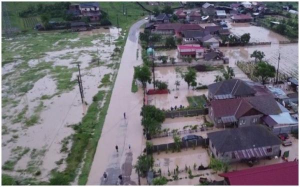 Cod galben şi portocaliu de inundații în mai multe județe din ţară