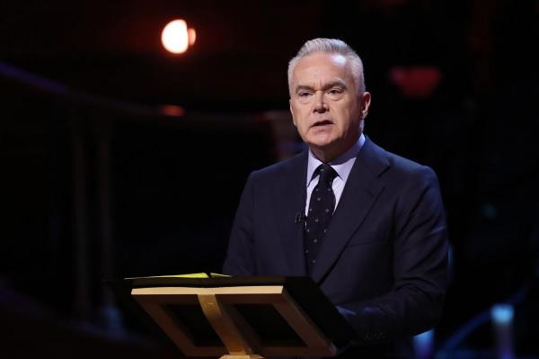 prezentatorul BBC Huw Edwards