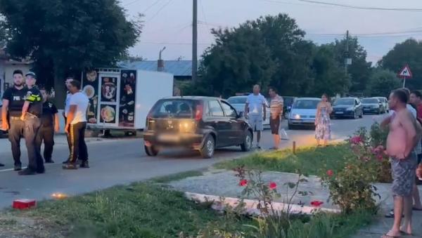 Un copil de 13 ani a murit, după ce a fost lovit de o maşină pe un drum din Prahova. Băiatul ar fi încercat să se ferească dar s-a împiedicat