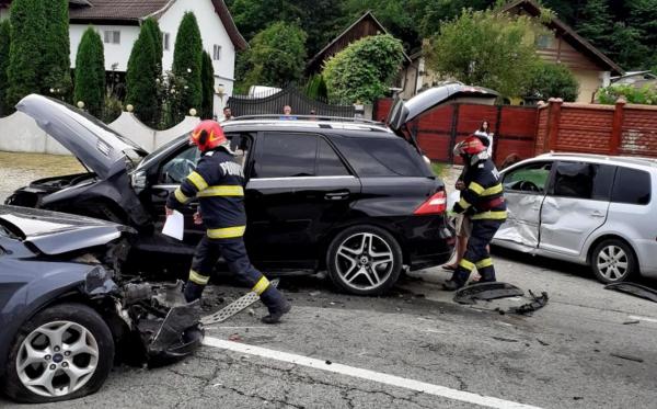 Accident cu şase răniţi în Vâlcea