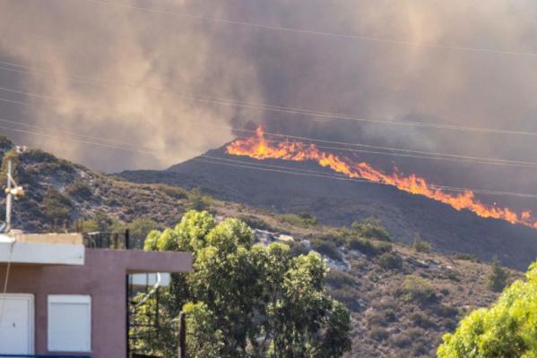 HARTA zonelor cu risc de incendiu în Grecia. Insulele cu grad de risc 5, considerat extrem. Un alt incendiu a izbucnit în Rodos. Pompierii cer ajutor urgent