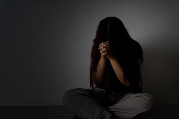 Trei fete de 13, 14 și 16 ani, dintr-un cămin de copii din Botoșani, obligate să se prostitueze. Polițiștii au reținut doi tineri în acest caz
