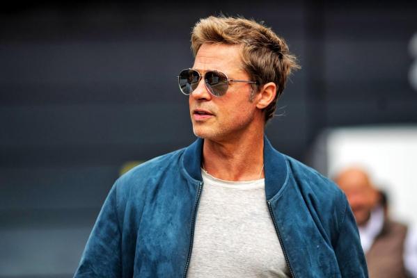 Brad Pitt, antrenat de Hamilton pentru rolul unui pilot aflat la finalul carierei. A primit şi un garaj la Silverstone
