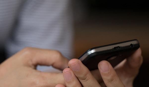 Cum a ajuns un fermier canadian să plătească o amendă de 62.000$ din cauza unui emoticon inofensiv