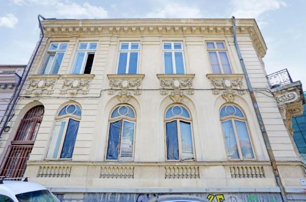 Casa familiei scriitorului Ionel Teodoreanu, descrisă în romanul "La Medeleni", scoasă la vânzare.