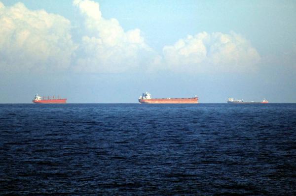 nave în apropiere de portul Odesa