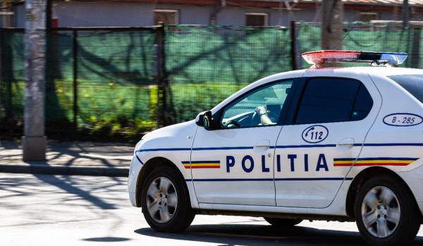 O mamă şi fiica ei din Ucraina au ajuns la spital după soţul ce a intrat cu maşina într-un cap de pod la Galicea, în Vâlcea