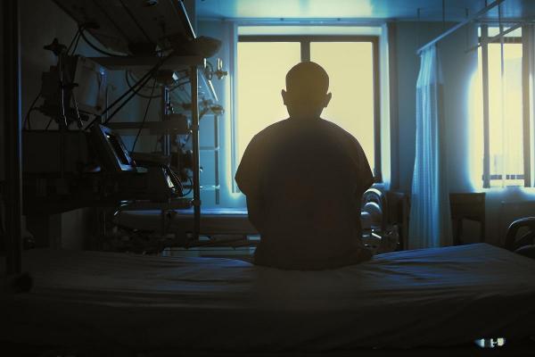 Tânăr de 29 de ani din Timişoara, "condus" de poliţişti la Psihiatrie,  după ce s-a plimbat pe stradă cu un cuțit și un pistol de jucărie