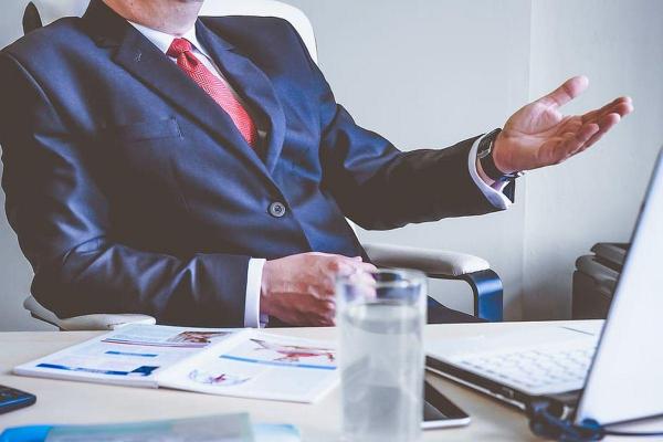 (P) Cum contribuie scaunele de birou la prestanța ta, în calitate de manager sau angajat?