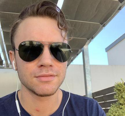 Are 96 de copii de la 32 de ani. Povestea lui Dylan, un inginer de software din SUA care şi-a dat demisia pentru a putea fi tatăl perfect