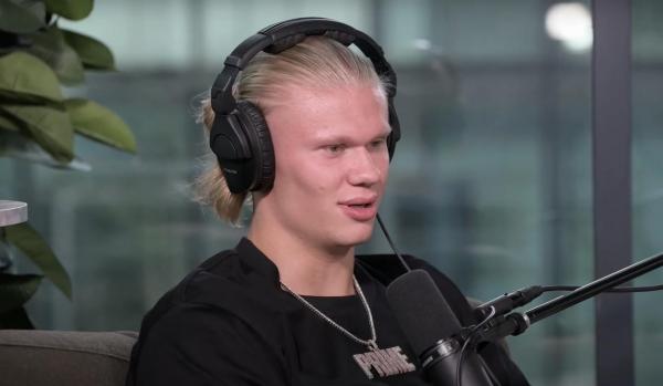 Erling Haaland a dezvăluit că doarme cu bandă adezivă lipită pe gură