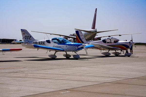 Câteva dintre avioanele care fac deliciul publicului la show-ul aviatic de la Constanţa