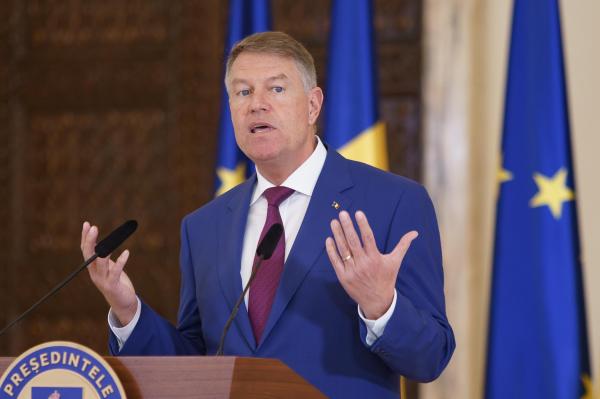 Klaus Iohannis: "Am discutat cu premierul dacă creşterea TVA este o soluţie. După părerea mea, nu este"