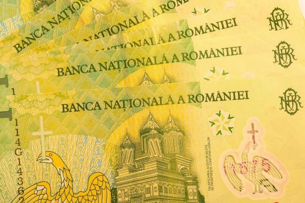 Leul românesc câştigă teren masiv în raport cu lira sterlină