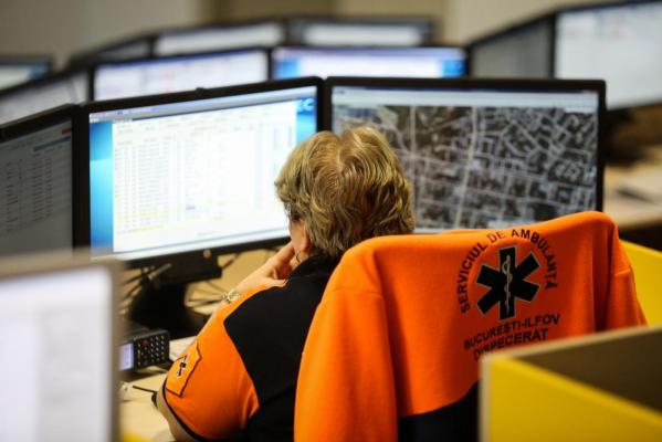 Un tată a sunat disperat la 112 din Olanda să anunţe că fiica lui îşi va lua viaţa în România