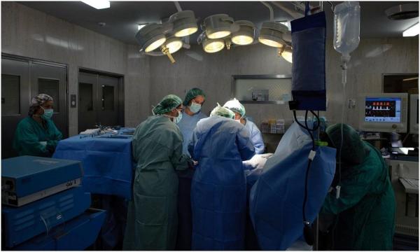 Un australian a încercat să obțină 643 de milioane de dolari de la un spital, pentru că ar fi rămas cu traume după ce a asistat la cezariana soției