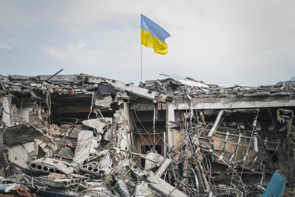 Reconstrucția Ucrainei nu poate aștepta semnarea unui acord de pace cu Rusia. Apelul lansat de preşedintele Băncii Europene de Investiţii