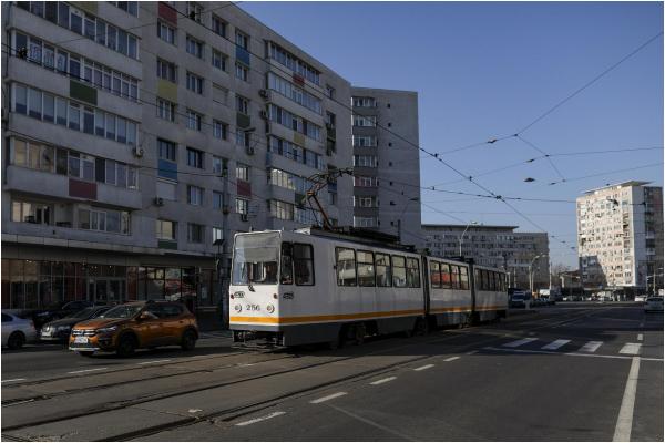 Şoferii STB ameninţă cu greva. Vor salarii mai mari, deşi câştigă peste 6.600 de lei net lunar. Unii au cerut şi un "spor de burduf"