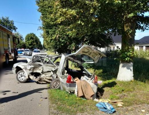 Bărbat mort, după ce un şofer de 23 de ani a spulberat maşina în care se afla alături de soţia lui. Accident înfiorător în Suceava