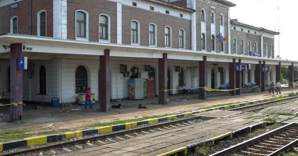 Trupul fără suflare al unei tinere de 26 de ani, descoperit lângă o gară din Călăraşi. Avea lovituri puternice în zona capului