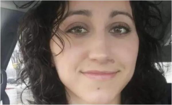 Femeia din SUA care și-a ucis cei doi copiii și l-a rănit pe al treilea, sub pretextului unui jaf, a fost prinsă