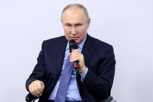 Vladimir Putin se află astăzi la mai puţin de 100 de kilometri de Statele Unite