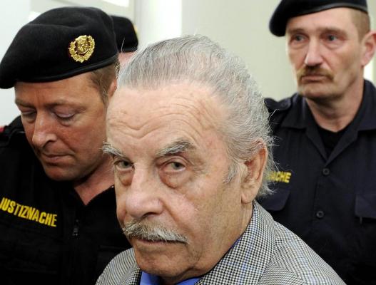 Josef Fritzl, austriacul care şi-a închis și abuzat fiica timp de 24 de ani, ar putea fi eliberat. A pierdut simțul realității, iar acum se crede un star pop