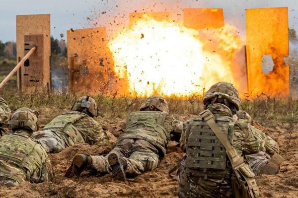 NATO mobilizează 90.000 de militari în cel mai mare exerciţiu de după Războiul Rece. Germania: Războiul se extinde