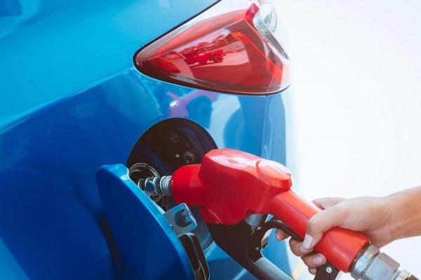 Preţul afişat la benzină premium este în creştere, faţă de cel afişat în ziua precedentă