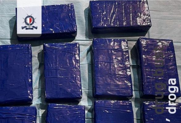 Un român s-a plimbat cu 15 kilograme de cocaină în maşină, din Sicilia până în Malta. Valorea drogurilor, estimată la 2 milioane de euro