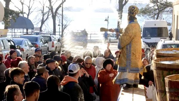 Ce simbolizează Botezul Domnului sau Boboteaza, una din cele mai mari sărbători ale creştinătăţii. Ce este strict interzis să facem în această zi