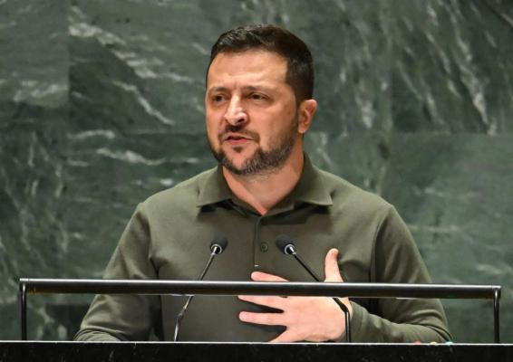 Zelenski recunoaşte pentru prima dată că războiul cu Rusia nu decurge conform planurilor: "Situaţia de pe front e foarte dificilă"