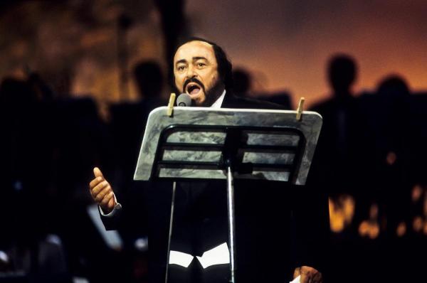 Pe 12 octombrie 1935 se năştea tenorul italian Luciano Pavarotti