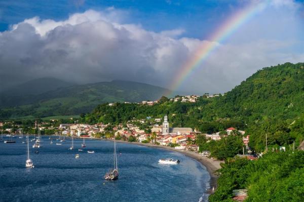 Atenţionare pentru românii care călătoresc în Martinica. Protestele din regiune vor afecta circulaţia în spaţiile publice