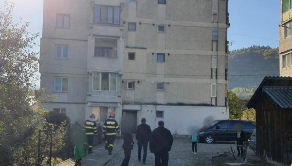 Explozie neurmată de incendiu într-un apartament din comuna Vama