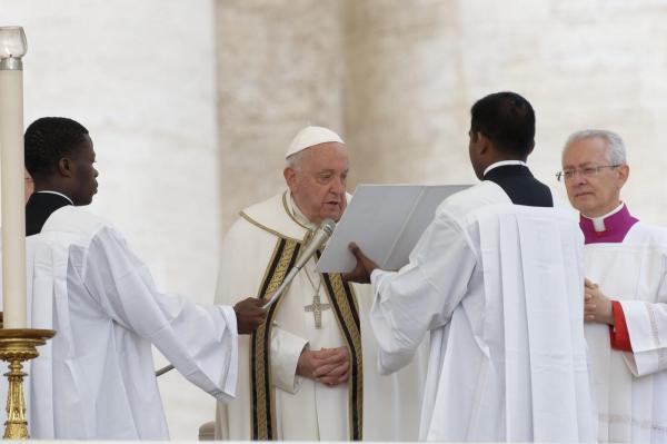 Papa Francisc declară 7 octombrie zi de post şi rugăciune pentru pace