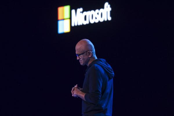 Șeful Microsoft a primit o creştere salarială de 63%, deşi ceruse o reducere. Care a fost motivul