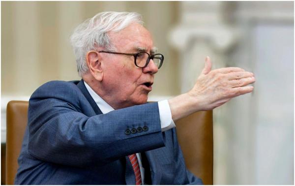 Warren Buffett spune că i-a fost folosită imaginea pe internet pentru a provoca candidați la alegerile din SUA