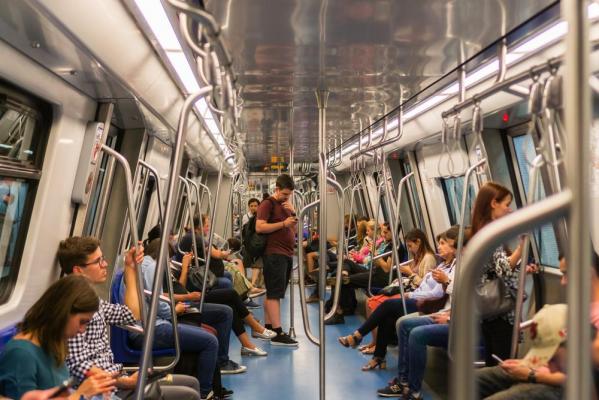 Sindicaliştii de la metrou ameninţă cu greva generală în maxim 3 săptămâni, dacă negocierile pe tema contractului colectiv de muncă eşueză