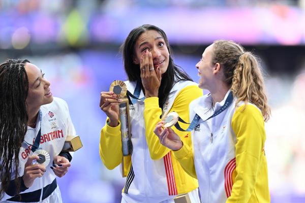 Nafissatou Thiam, medaliată cu aur la JO 2024 pentru atletism, plânge de bucurie