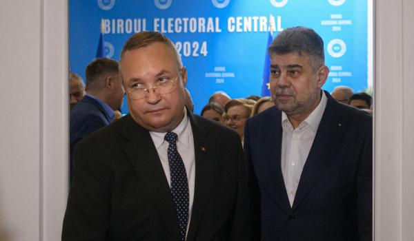 Liderii PNL şi PSD, Nicolae Ciuca si Marcel Ciolacu, depun semnaturile pentru alegerile europarlamentare, la sediul Biroului Electoral Central, in Bucuresti, vineri, 5 aprilie 2024.