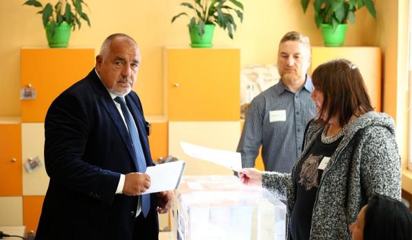 Alegeri în Bulgaria. Conservatorii populişti conduşi de Boiko Borisov au învins, însă le va fi greu să formeze o coaliţie de guvernare