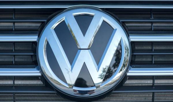 Criză la Volkswagen. Grupul auto spune că singurul mod de a păstra locurile de muncă este scăderea salariilor cu 10%