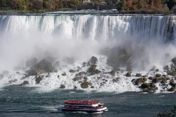 "Nu știi niciodată prin ce trece cineva". O mamă a ales moartea, alături de copiii săi. S-au aruncat cu toţii în Cascada Niagara