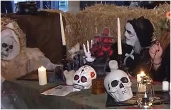 Senzaţia serii la petrecerile de Halloween din Centrul Vechi. Costumul ales de un tânăr cu care toată lumea a făcut poze